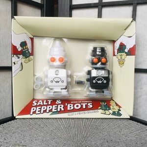 Robot Salt & Pepper Shakers